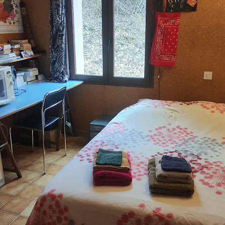 Quarto em Acomodações Particulares Dans Le Chaffaut-Saint-Jurson